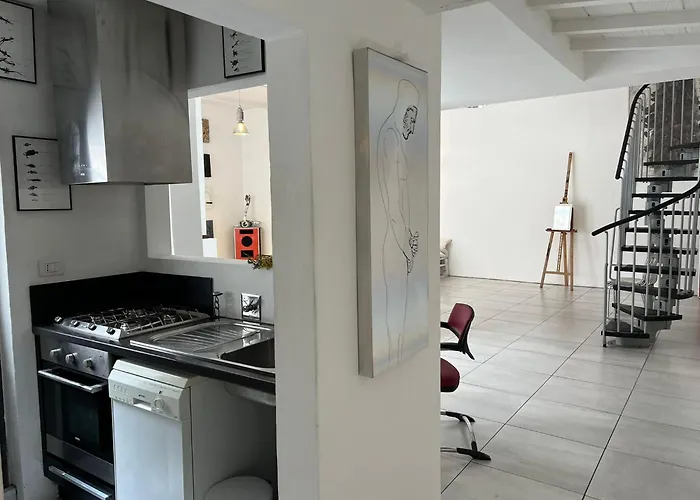 Silvia\'S Artist Loft